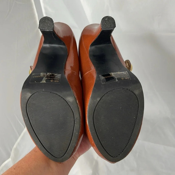 CHARLOTTE RUSSE Ashley Rusty Brown T-Strap Platform Pumps Shoes Heels Size 8 - Picture 9 of 14